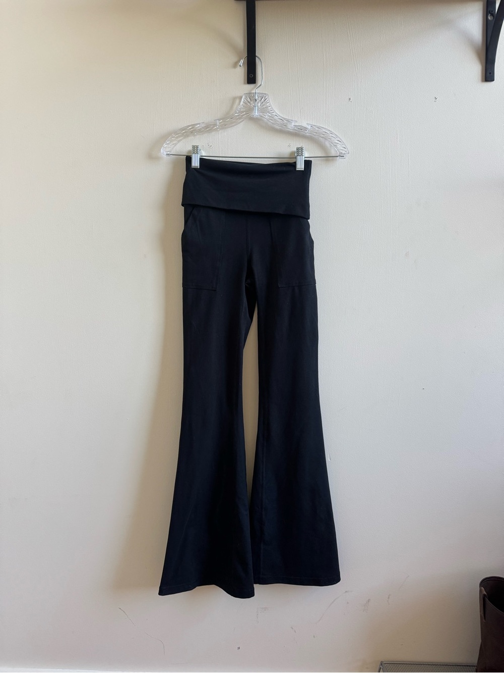 OFFLINE by Aerie The Hugger Foldover Flare Leggings XS Tall Black Yoga Pants